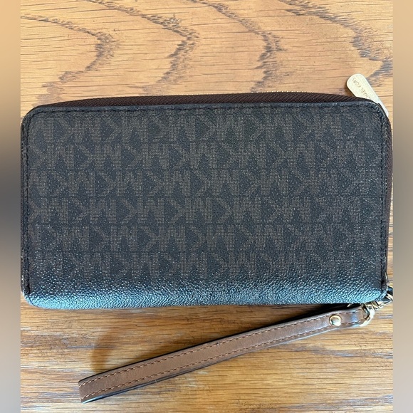 Jet Set Signature Logo Smartphone Wristlet Brown - Picture 3 of 7